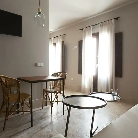 Chacon & إِستيبونا