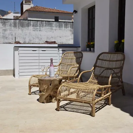 Chacon & Διαμέρισμα *