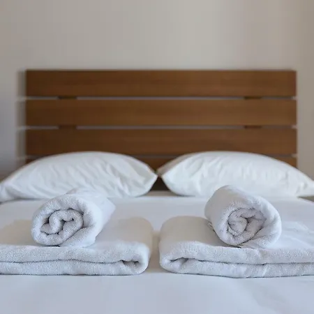 Chacon & إِستيبونا